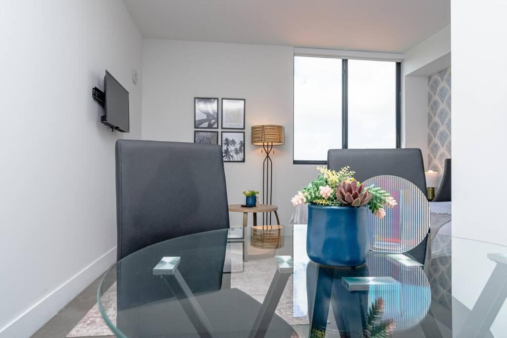 Prime Retreat With King Bed Near Brickell & Marlins Park